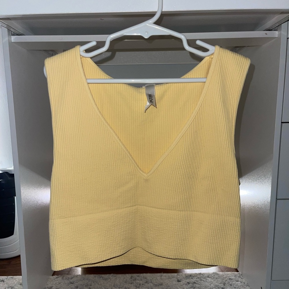Size M women’s / Nikibiki crop top